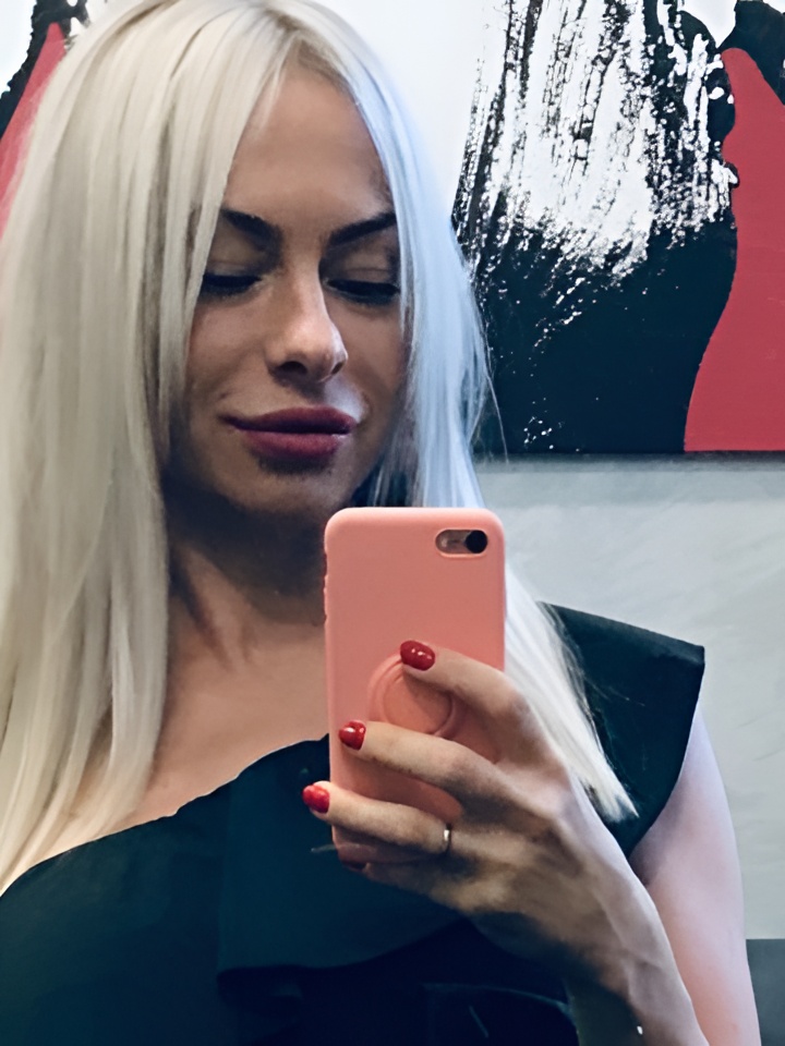 Гертруда привлекальеная девушка из Саяногорск цена от 2000 руб