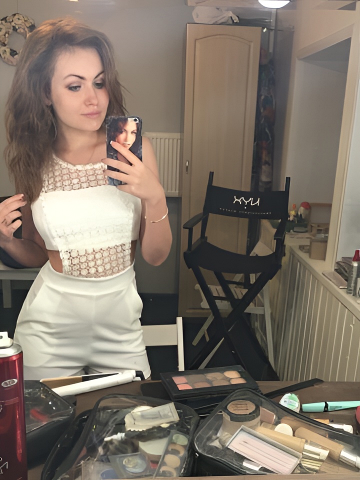 Индира привлекальеная девушка из Саяногорск цена от 2000 руб