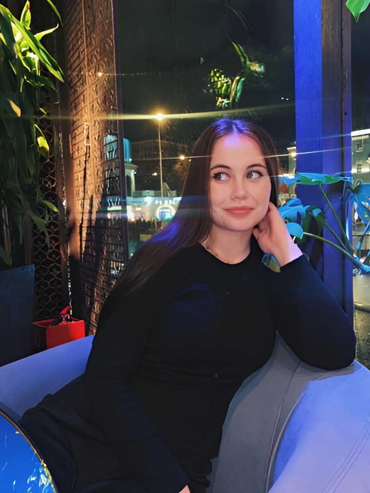 Софи привлекальеная девушка из Саяногорск цена от 5000 руб