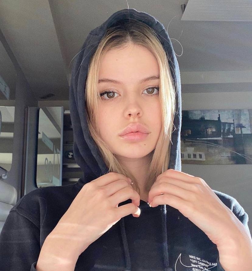 Тамара привлекальеная девушка из Саяногорск цена от 3000 руб