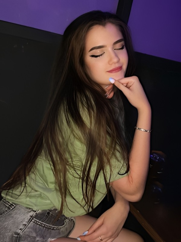 Алиса привлекательная девушка из Саяногорск цена от 4000 руб