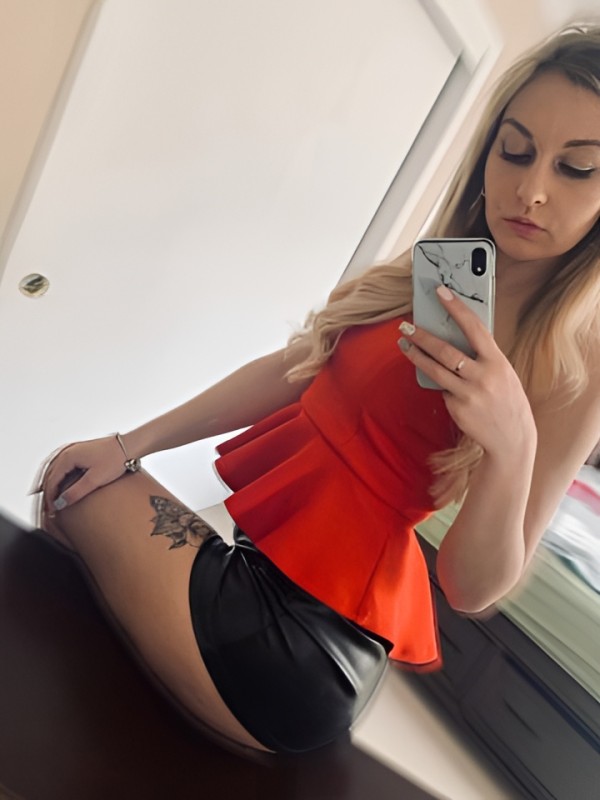 Дарья привлекательная девушка из Саяногорск цена от 2500 руб