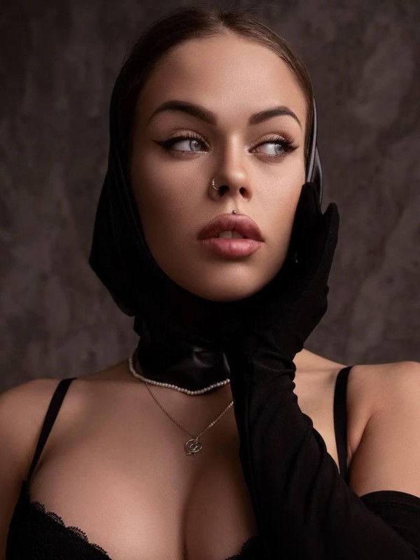 Полина привлекательная девушка из Саяногорск цена от 6000 руб